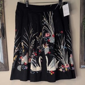 Dressever Boutique Knee-Length A-Line Skirt with Pleats